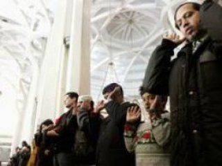 Namaz ve Tesettür Yasaklanıyor!