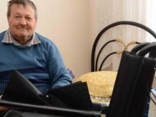 Bakan'dan Engelli İşçiye Tekerlekli Sandalye