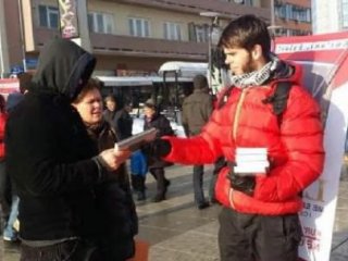 Yılbaşında Kur'an-ı Kerim Dağıttılar