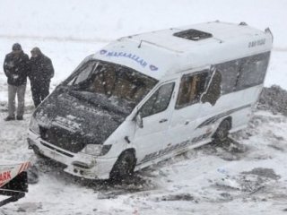 Öğretmen Servisi Devrildi: 12 Yaralı!