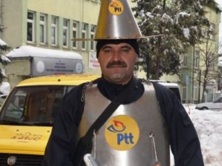 Görenler Dönüp Dönüp Bir Daha Bakıyor