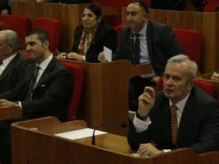 Şişli Belediye Meclisi'nde soğuk savaş