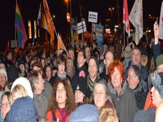 Almanya'da İnsanlar İslam İçin Yürüdü!