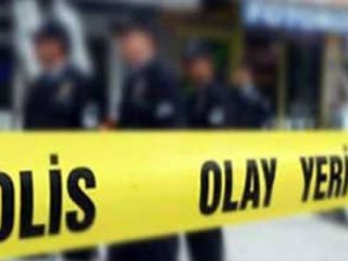 Emekli Polis, Baba İle Oğlunu Yaraladı