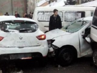 Gölcük'te Zincirleme Kaza 9 Yaralı