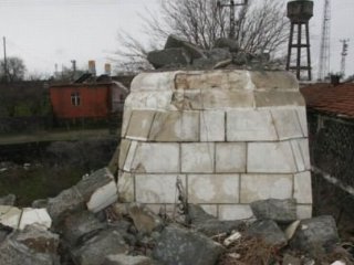 Diyarbakır'da Fırtına Minareyi Uçurdu