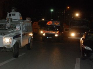 Polise Havai Fişekli Saldırı