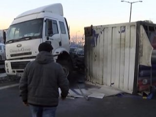 TEM Otoyolunu Kilitleyen Kaza