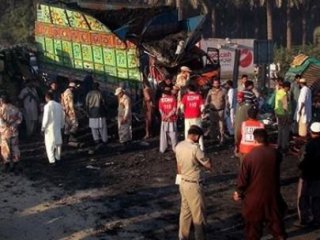 Pakistan'da Facia 57 Ölü