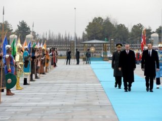 Erdoğandan Aliyev'e Görkemli Karşılama