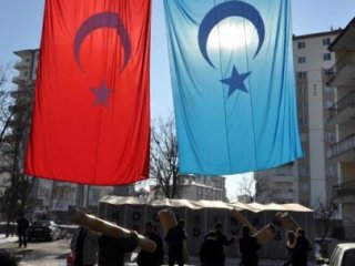 Kızıl Çin'in Zulmünden Kaçan Uygur Türk'leri  Kayseri'de