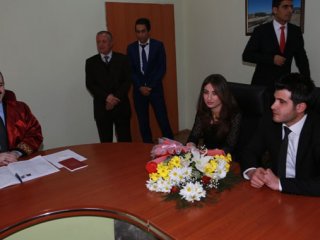 Polis Çiftin İlginç Nikah Töreni