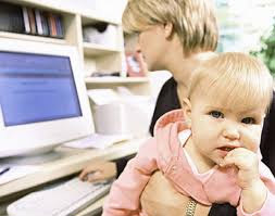 Çalışan Anne Bebeğiyle Daha Fazla Vakit Geçirecek