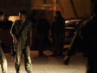 İsrail'den Hizbullah Aracına Saldırı