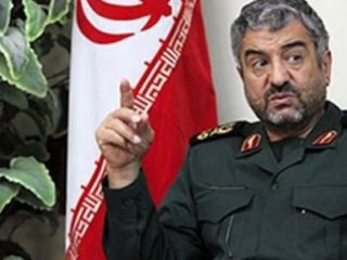 İran: Siyonistler, Yıkıcı Yıldırımı Beklesin