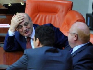 Bayraktar: Beni sevin