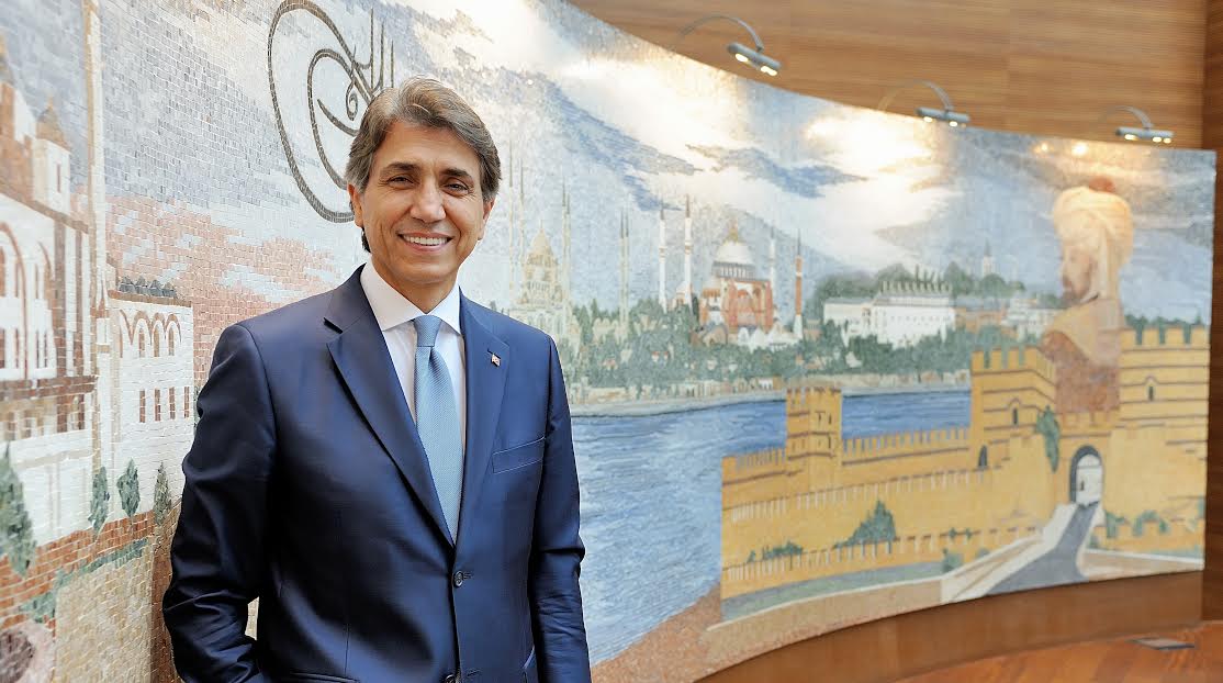 TÜRKİYE’NİN EN SEVİLEN İLÇE BELEDİYE BAŞKANI MUSTAFA DEMİR