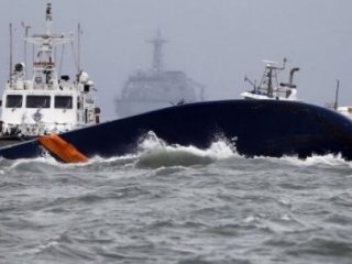 Güney Kore'de Gemi Kazası!