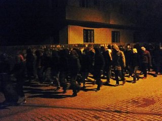 Şehrin Göbeğinde Silahlı Yürüyüş!