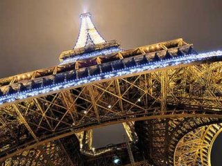 Eyfel'e Rekor Ziyaretçi