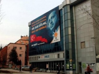 AK Partili Başkanlara Pankart Cezası