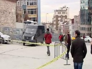 Taksim'de Polise Saldırı!