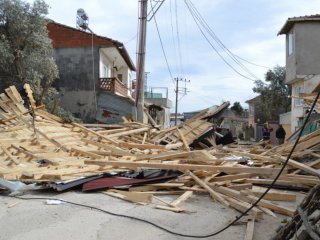 Bursa’da Lodos Dehşeti: 2 Yaralı