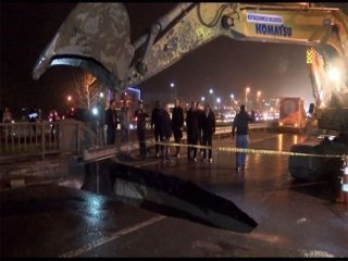 E-5'te Köprü Çöktü!