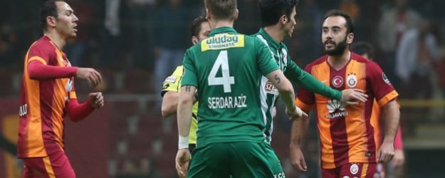 Timsah'tan Aslan'a Çelme!