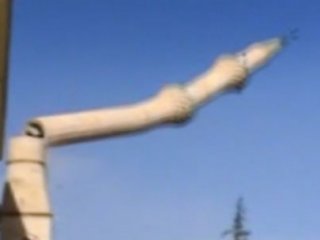 Fırtına 40 Metrelik Minareyi Devirdi