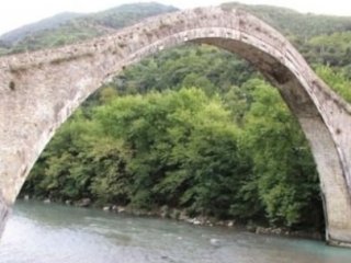 Ecdat Mirasıydı: Göz Göre Göre Çöktü