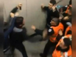 Marmaray'da Tekme Tokat Kavga