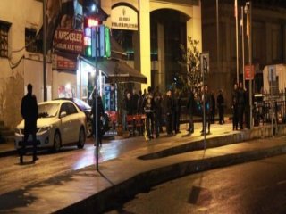 AK Parti Önünde Silah Sesleri!