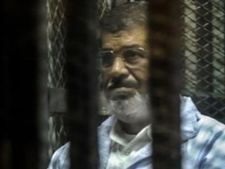 Mursi'nin duruşması ertelendi