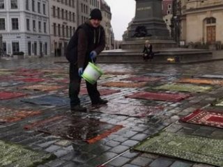 PEGIDA'nın Kalbine 175 Seccade