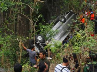 Çin'de Otobüs Devrildi: 7 Ölü