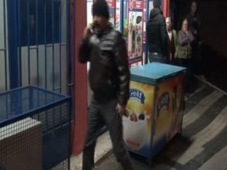 Soyguncular Girdikleri Marketin Sahibini Vurdu