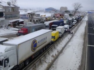 E-5’te 10 Kilometrelik Araç Kuyruğu