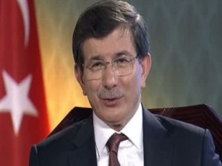 Davutoğlu: O Zat Resmen Muhbirlik Yapıyor