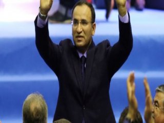 Bozdağ: Pankart Açana Kimse Bir Şey Demez