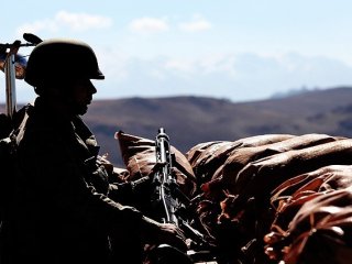 Silopi'de Askeri Bölgeye Molotoflu Saldırı