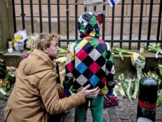 Danimarka'da Bayraklar Yarıya İnecek