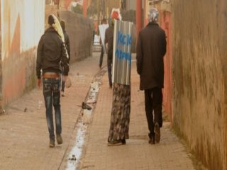 Teröristler Etekle Korucu Evini Bastı