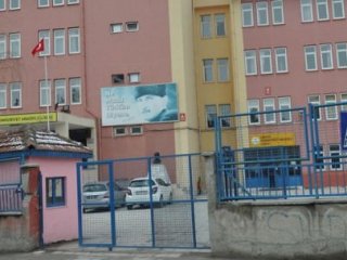 Lisede Akıl Almaz Olay!