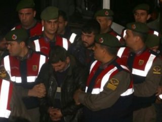 'Özgecan'ın Bileklerini Keserken Canlıydı'