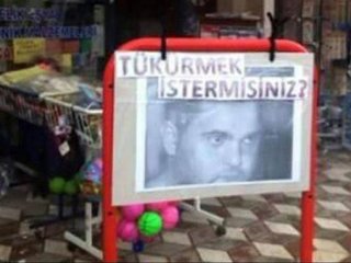 İzmir'de Esnaftan Dikkat Çeken Afiş