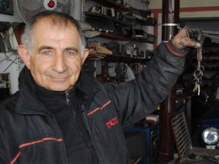 Cem Yılmaz’a Bile Satmamıştı Bakın Kime Verdi?