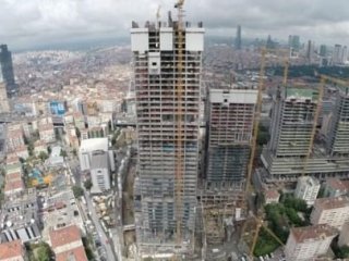 Asansör Faciasında 3 Kişiye Tahliye