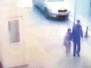 Küçük Kızı ''Babam Değil'' Çığlığı Kurtardı