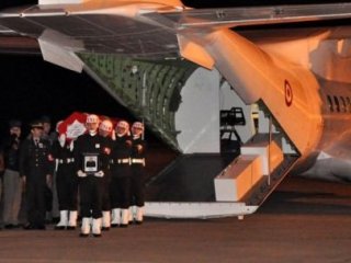 Şehit Canazesi Baba Ocağında